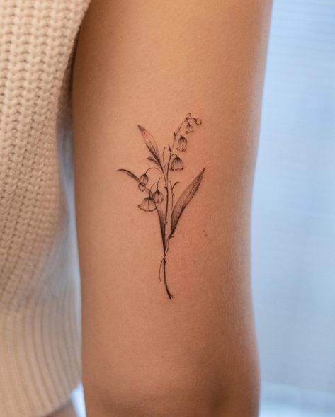 Simple Nature Tattoo Ideas, Butterfly Tattoo On Flower, Fineline Cosmos Flower Tattoo, Mountain Laurel Flower Tattoo, Lily Of The Valley Tattoo Shoulder, Lilly Of The Valleys Small Tattoo, Lily Of The Valley Rib Tattoo, Fineline Wildflower Tattoo, Cowslip Tattoo