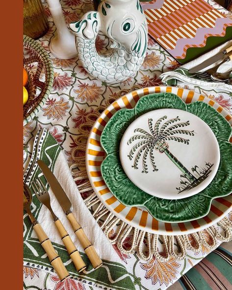 Tafel Decor, Splendour In The Grass, Table Setting Inspiration, Table Setting Decor, Cerámica Ideas, Summer Tables, Pretty Tables, The Grass, Pottery Painting