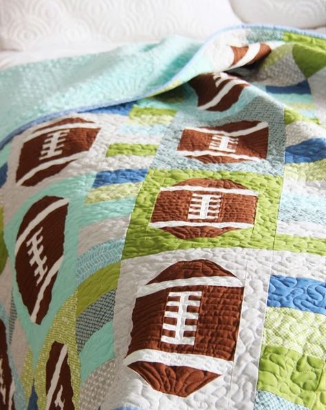 Touchdown Quilt - Another one to add to my long list of quilts I would love to… Football Quilt, Sports Quilts, Cluck Cluck Sew, Childrens Quilts, Boy Quilts, Heart Quilt, We Are The World, Quilting Tips, A Football