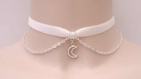 Cute Outline Crescent MOON Charm With SP Chain by TwirlyTrinkets, £3.99 Diy Choker, White Choker, Jairzinho, Choker Collar, Moon Charm, Glass Heart, Pastel Goth, Cute Jewelry, Heart Charm