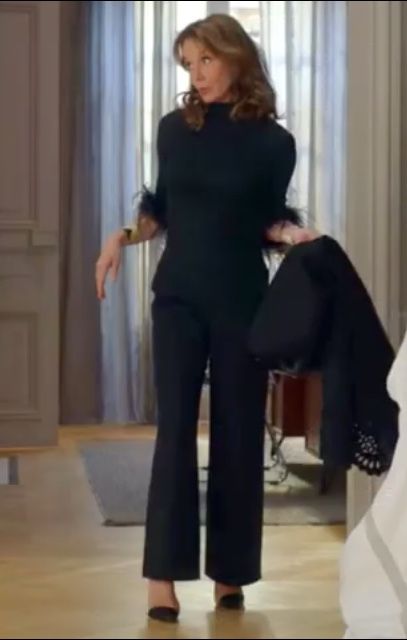 Sylvie Grateau Aesthetic, Philippine Leroy-beaulieu Emily In Paris, Sylvia Emily In Paris, L Word Fashion, Sylvie Grateau Style, Philippine Leroy-beaulieu Style, Sylvie Grateau Outfits, Emily In Paris Outfits Sylvie, Sylvie Emily In Paris Outfits