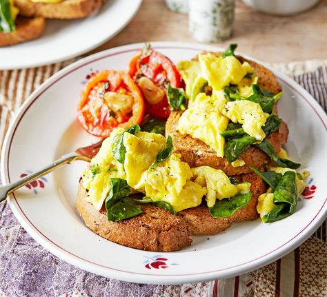 Scrambled Eggs Fluffy, Scrambled Eggs For A Crowd, Healthy Scrambled Eggs, Scrambled Eggs In The Microwave, Eggs With Veggies, Scrambled Eggs Healthy, Eggs For A Crowd, Eggs In The Microwave, Eggs On Toast