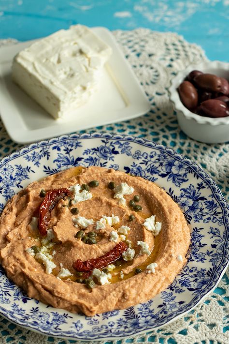 Mediterranean White Bean Dip - Dimitras Dishes Cracker Spreads, Dimitras Dishes, Keto Dips, Hummus Recipe Homemade, Bean Dip Recipes, White Bean Dip, Spreads Recipes, Recipes Greek, Cheese Dips