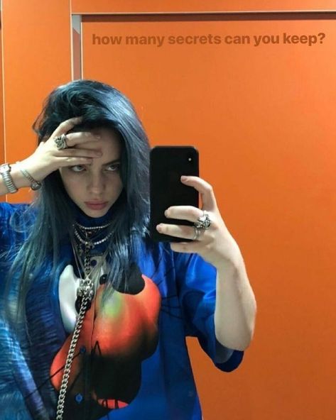 Blue Hair Billie Eilish, Blue Haired Billie, Old Billie Eilish, Billie Blue Hair, Blue Hair Billie, Billie Eilish Photos, Bombastic Side Eye, Red Roots, Billie Eyelash