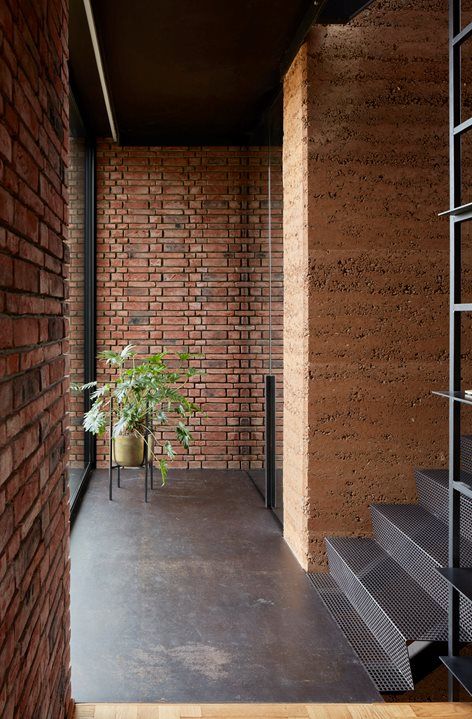 401_Circular Brick House with Rammed Earth Wall | AST77 Earth Brick House, Brick Rendering, Earth Architecture, Rammed Earth Homes, Building Design Plan, Recycled Brick, Rammed Earth Wall, Screen House, Casa Country