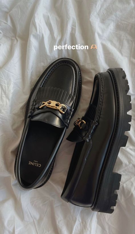 Celine Loafers, Loafers Aesthetic, Loafers Trend, Celine Shoes, Shoe Stretcher, Timeless Outfits, Ishikawa, Hype Shoes, Black Loafers