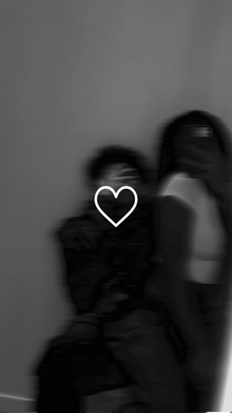 Couple Picture Aesthetic Black, Aesthetic Blur Couple Pictures, Blur Couples Pictures, Aesthetic Couples Hidden Face Pics, Blurry Aesthetic Couple Pictures, Photo Couple Noir, Black Couples Aesthetics Blurry, Blurry Black Couple Aesthetic, Couples Aethstetic Blurry