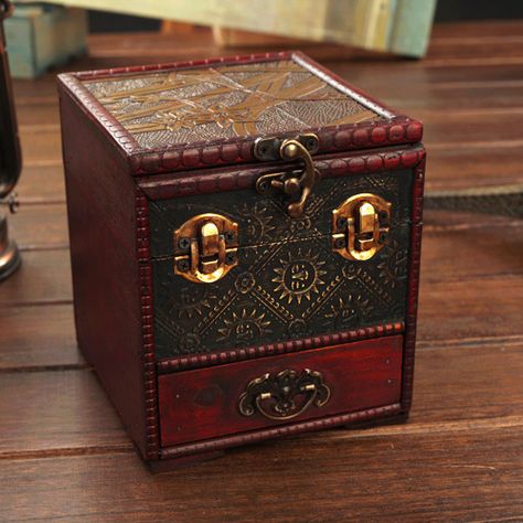 Cheap shipping European retro antique box creativity jewelry box multi-drawer dressing box treasure chest with mirror Wooden Treasure Chest, Jewelry Box With Lock, Box With Lock, Vintage Home Accessories, Box Chest, Jewelry Chest, Creative Storage, Vintage Jewelry Box, Antique Boxes