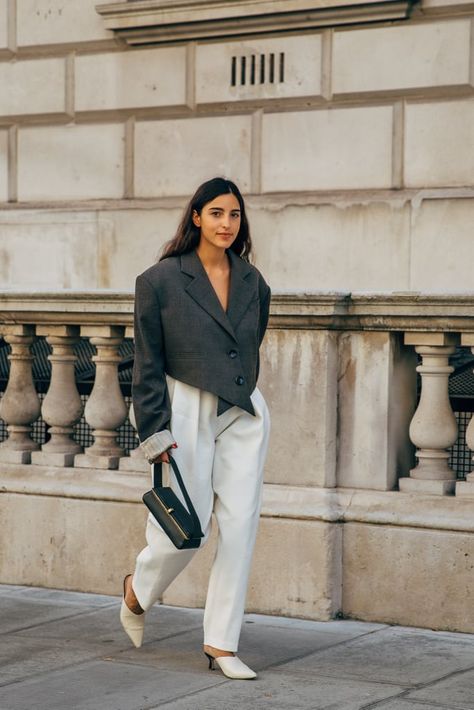 LFW Day 3 Bettina Looney Style, Bettina Looney, Michelle Morrone, 2020 Street Style, London Fashion Week Street Style, London Fashion Weeks, Tokyo Street Fashion, Italy Outfits, Street Style Trends