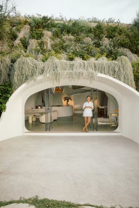 Minimalistic Architecture, Secret Rooms In Houses, Mediterranean Holiday, Earthship Home, Cool Tree Houses, Cave House, Dome House, Earth Homes, Earthship