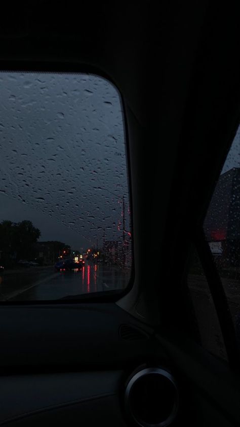 Car Ride Aesthetic, Ride Aesthetic, City Life Aesthetic, Rainy City, Rainy Day Aesthetic, I Love Rain, Late Night Drives, Dark Sky, Night Vibes