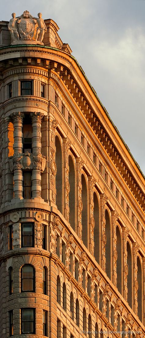 Flatiron Building Close-Up Flatiron Building Nyc, Flat Iron Building, Nyc Architecture, Voyage New York, New York Architecture, Flatiron Building, New York Photography, New York Photos, Manhattan New York