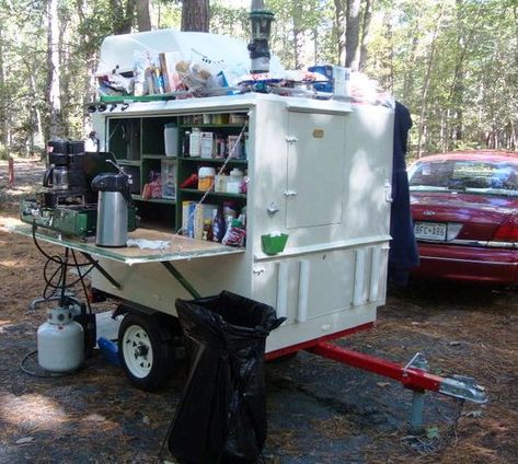 Chuck wagon plans! Diy kitchen on wheels. Chuck Box Plans, Camping Gear Trailer, Camping Trailer Diy, Chuck Box, Adventure Trailers, Off Road Camper Trailer, Camping Diy, Box Trailer, Camping Box