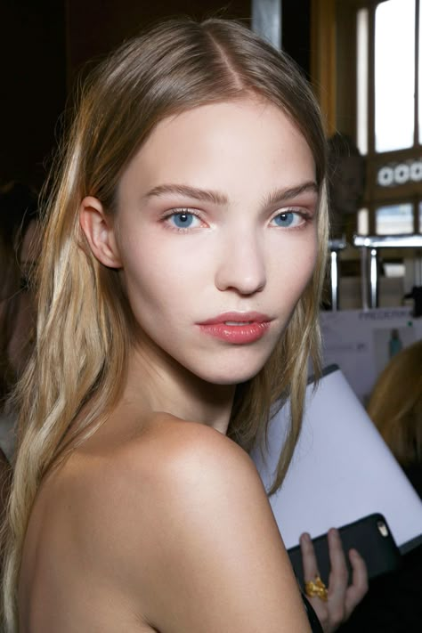 Sasha Luss, Soko Glam, Oki Doki, Camila Morrone, Model Lifestyle, Rachel Mcadams, Model Life, Best Face Products, Angelina Jolie