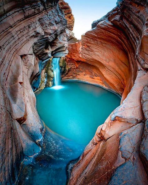 Australia_o n e   l o v e❤ on Instagram: “Hamersley Gorge, a natural spa rock pool in #Karijini National Park❤❤ By 📷@bugsandbears⁣ ⁣▪ ▪ ▪ ▪ ▪ ▪ ▪ ✴��✴✴✴✴✴✴✴✴✴✴✴✴✴✴✴✴ Join us in this…” Great Barrier Reef, Instagram Locations, Destination Voyage, Rock Pools, Canberra, Australia Travel, 귀여운 동물, Western Australia, Land Scape