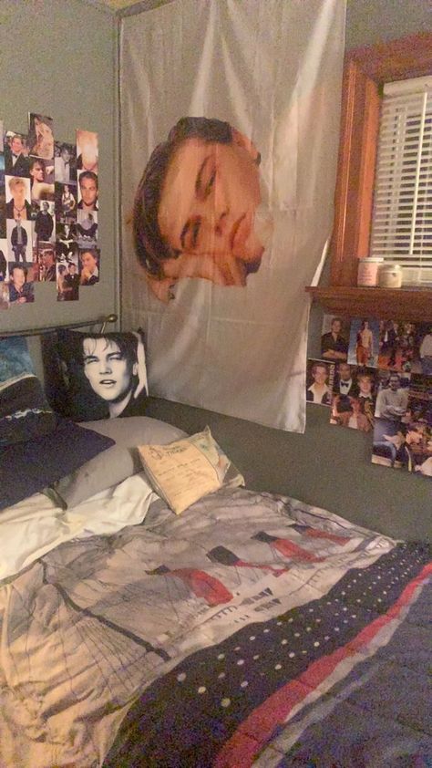 Leonardo Dicaprio, Over It, Bedroom, Birthday, Wall, Clothes