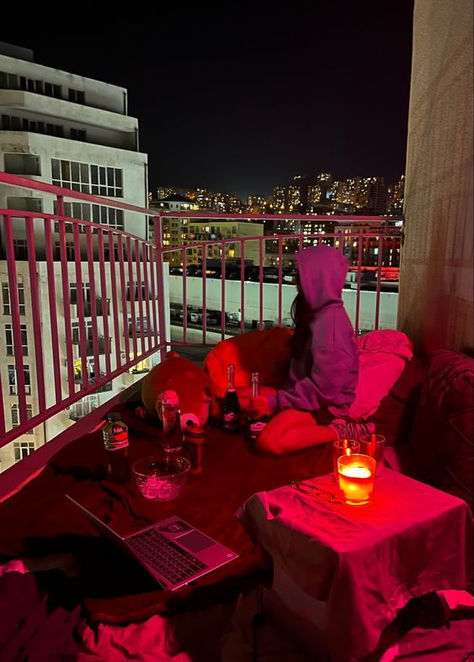 Relaxing Couples Night, Dinner On Balcony, Balcony Aesthetic Night Couple, Date Night Esthetics, Date Ideas Aesthetic At Home, Rooftop Date Night Romantic, Date Esthetics, Balcony Date Night Ideas, Wine Date Night At Home