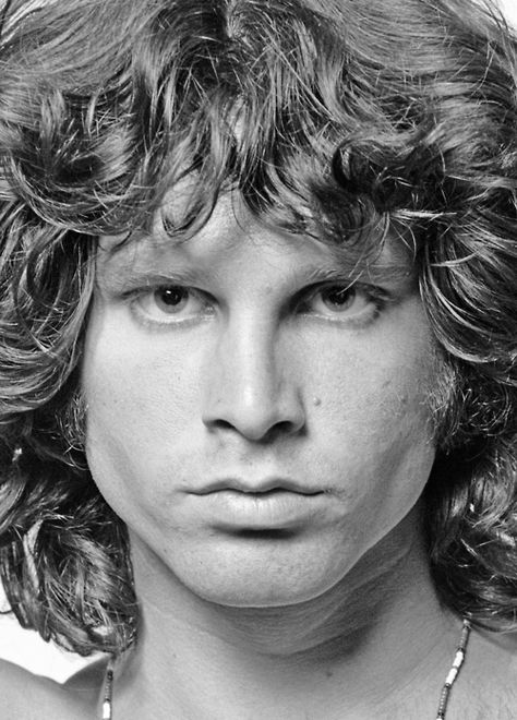 Jim Morrison - lead singer of The Doors. Hot, raw, oozing sexuality. He died on… Yousuf Karsh, The Doors Jim Morrison, Kings Of Leon, Swinging Sixties, Musica Rock, Nikki Sixx, Neil Young, Rock N’roll, Jim Morrison