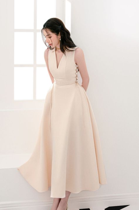 A-line Dresses, Gaun Fashion, Elegant Midi Dresses, Elegant Dresses Classy, A Line Dresses, Grad Dresses, Looks Chic, Back Dress, Product Images