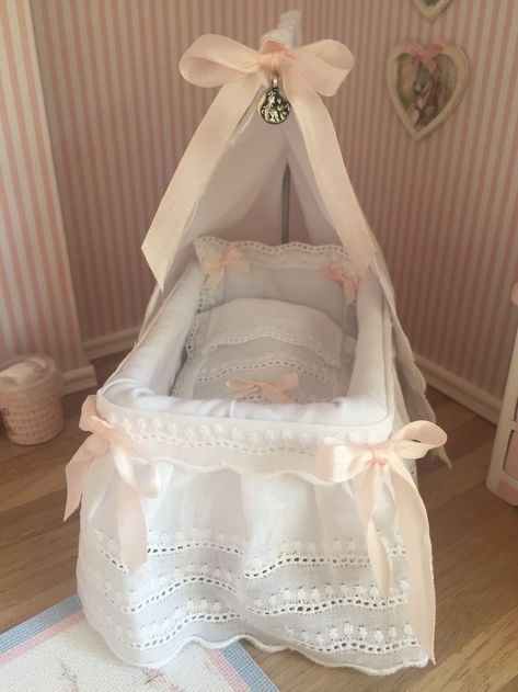 Bassinet Skirts, Egg Project, Baby Doll House, Real Baby Dolls, Dollhouse Nursery, Unique Wedding Cards, Eggs For Baby, Doll Cradle, Doll Crib