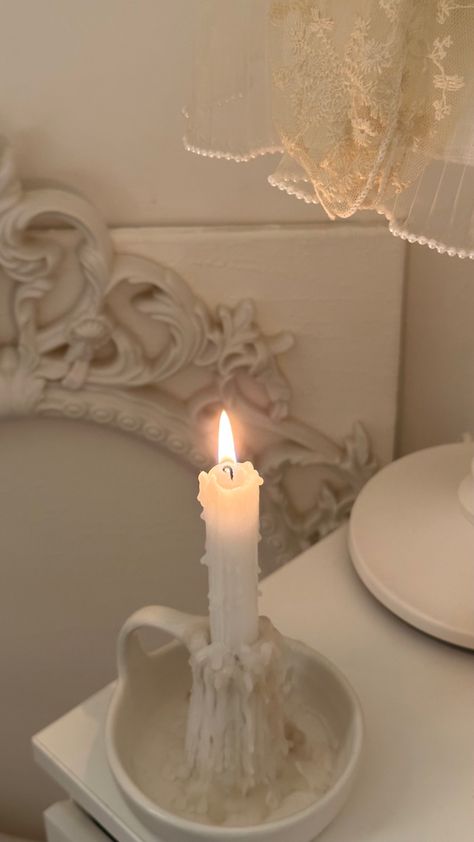 Soft Aesthetic Wallpaper Vintage, Candle Light Aesthetic, Princess Core Aesthetic, Cream Aesthetic, Light Academia, Pink Princess, White Aesthetic, Rococo, Aesthetic Photo