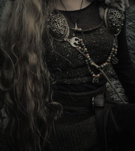 Viking Era Aesthetic, Nordic Viking Aesthetic Woman, Vikings Aesthetic Woman, Viking Girl Aesthetic, Female Viking Aesthetic, Viking Queen Aesthetic, Shieldmaiden Aesthetic, Norse Female Warrior, Lagertha Aesthetic