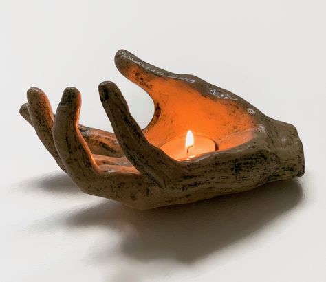 Holding Hands Sculpture, Air Dry Sculpture Ideas, Diy Long Candle Holders, Sculptural Candle Holder, Ceramic Hand Sculpture, Air Dry Clay Ideas Candle Holders, Hand Built Candle Holder, Tealight Candle Holders Clay, Hand Sculpture Clay