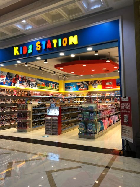 Toy Store Interior, Food Western, Toy Store Design, Gift Shop Interiors, Showroom Inspiration, Toy Stores, Kids Toy Store, Retail Store Interior Design, Kids Toy Shop