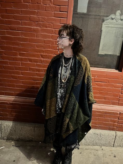 Goth fashion Goth Wizard Aesthetic, Male Whimsigoth, Androgynous Goth Fashion, Non Binary Fashion Androgynous Style, Goth Wizard, Masc Goth Outfits, Masculine Goth, Masc Goth, Nb Fashion