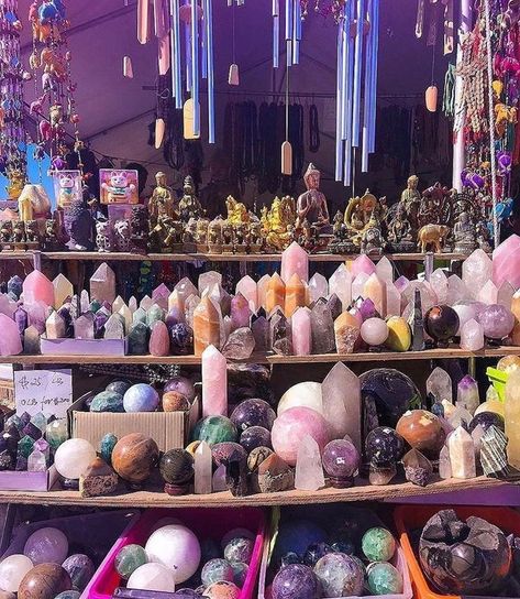 Beautiful! Heavenly crystal shop displays rose quartz sphere points terminated crystals Different Types Of Crystals, Carcase Iphone, Crystal Room, Crystal Vibes, Crystal Aesthetic, Spiritual Crystals, Types Of Crystals, Pretty Rocks, Crystal Healing Stones