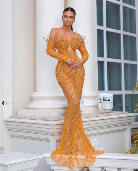 Fashion outfits/party wear dresses/designer dresses/yellow dresses Glamorous Dresses Luxury, Swim Clothes, Teal Makeup, Braids Blonde, Dubai Design, Dresses Off Shoulder, Gold Mermaid, Classy Prom Dresses, Dress Luxury