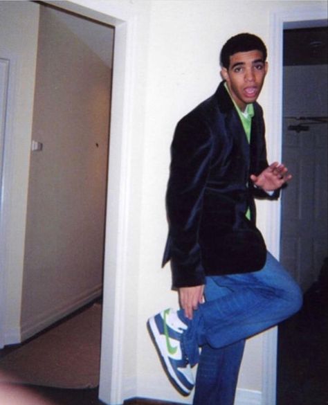 Young Drake, Drake Funny, Old Drake, Drake Photos, Drake Drizzy, Drake Graham, Aubrey Drake, Celebrity Culture, Rap Aesthetic