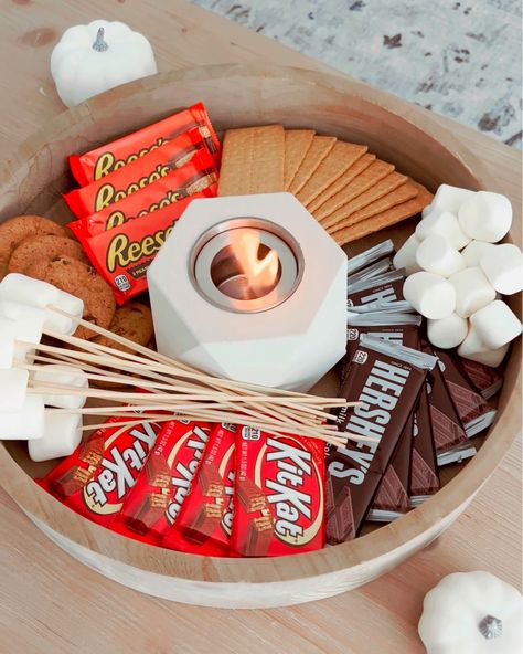 Mini Table Fire Pit, Table Top Fire Pit For Smores, Tabletop Smores Fire Pots, Smores Fire Pit Ideas, Table Top Fire Pit Diy How To Make, Table Top Smores Diy Fire, Bonfire Night Decorations, Diy Smores Fire Pit, S’mores Tray