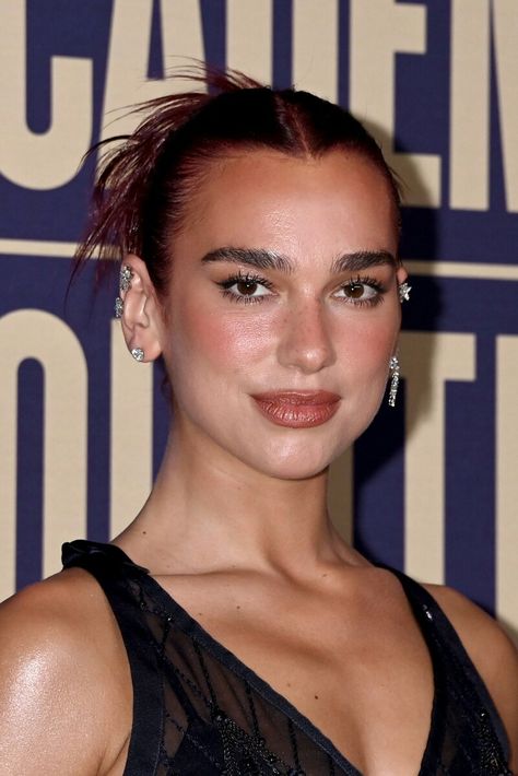 May 16th Dua Lipa No Makeup, Dua Lipa Piercing, Dua Lipa Makeup Looks, Dua Lipa Nails, Dua Lipa Hair, Dua Lipa Makeup, Dua Lipa Tattoo, Makeup 2024, Makeup Idea