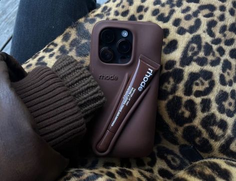 Cozy Brown Aesthetic, Rhode Phone Case, Fall Mood Board, Foto Ideas Instagram, Brown Aesthetic, Hailey Bieber, Rhodes, Fall Vibes, Girly Things