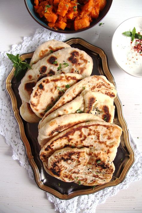 Naan Bread With Yogurt, Afghan Naan, Afghanistan Recipes, Afghani Cuisine, Bread With Yogurt, Parsi Food, Afghani Food, Afghanistan Food, Naan Bread Recipe