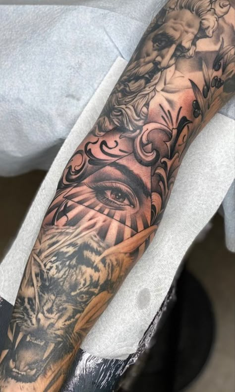 Men’s Tiger Tattoo, Inner Arm Sleeve Tattoo Men, Tattoo Sleeve Shading, Black Gray Tattoo, Men Arm Sleeve Tattoo, Gray Tattoo, Celeste Tattoo, Full Tattoo Sleeve, Nba Tattoo