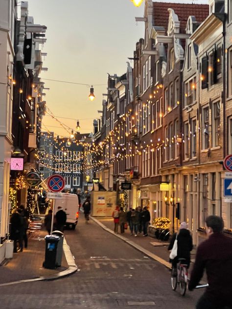 Amsterdam Aesthetic February, Amsterdam In Autumn, Amsterdam Winter Aesthetic, Amsterdam Aesthetic Winter, Amsterdam To Do, Amsterdam New Year, Amsterdam February, Netherlands People, Amsterdam In December