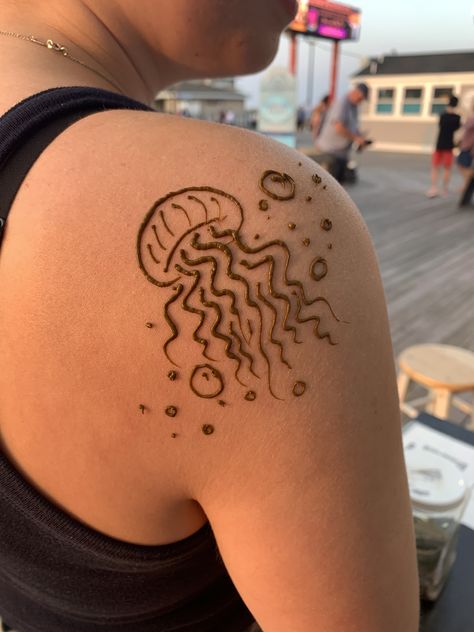 Henna Starfish, Beachy Henna Designs, Henna Male, Tattoo Ideas Male Leg, Dolphin Henna, Leg Tattoo Drawings, Tattoos Men Leg, Henna Designs Summer, Women Leg Tattoo Ideas