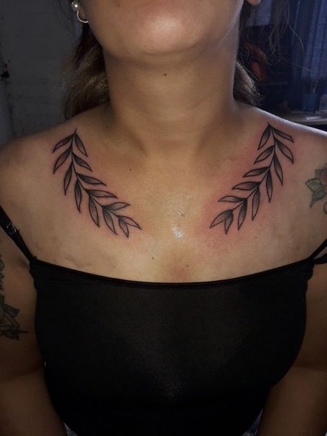 Leaves Tattoo Lower Back, Leaf Tattoos For Women Chest, Leave Collar Bone Tattoo, Olive Leaf Tattoo Collar Bone, Laurel Collar Bone Tattoo, Leaves On Collar Bone Tattoo, Collar Bone Tattoo American Traditional, Botanical Collar Bone Tattoo, American Traditional Leaves