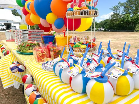 Splash Into Summer Party, Waterslide Themed Birthday Party, Summer Kid Birthday Ideas, 4 Year Birthday Pool Party, Simple Summer Birthday Party Ideas, Backyard Splash Party Ideas, Backyard Water Birthday Party For Kids, Kids Backyard Birthday Party Ideas, Summer Waterslide Party