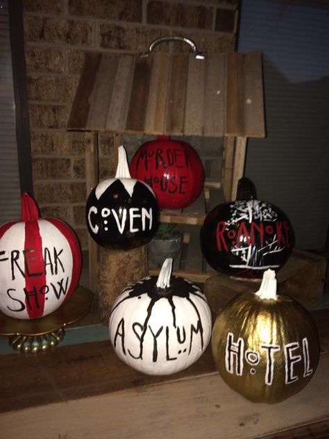 Ahs Pumpkin Carving, American Horror Story Party Ideas, American Horror Story Pumpkin Carving, American Horror Story Halloween Decor, American Horror Story Themed Party, Horror Movie Pumpkin Painting, American Horror Story Party, American Horror Story Drawing, American Horror Story Theme