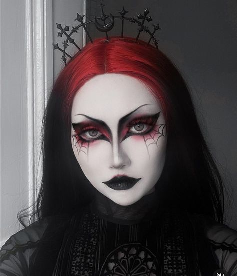 Black And Red Goth Makeup, Red Trad Goth Makeup, Goth Valentines Makeup, Red Goth Makeup, Crazy Makeup Looks, Emo Eyeliner, Trad Goth Makeup, Goth Eye Makeup, Heather Jones