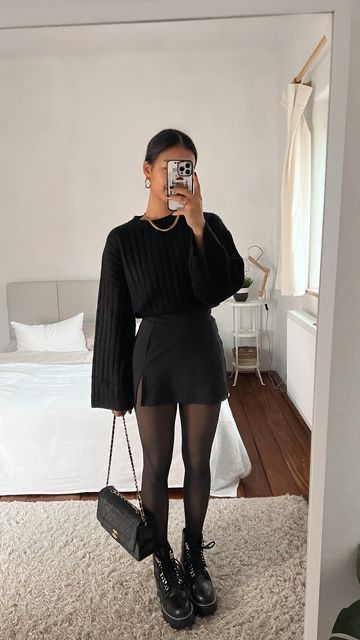 Jesieniara Outfit, Ideas Outfit Invierno, Winter Outfit Inspirations, Casual Autumn Outfits 2023, Classy Autumn Outfits, That Girl Aesthetic Outfits, Autumn Outfits Office, Black Dress Office Outfit, School Outfits Winter Cold