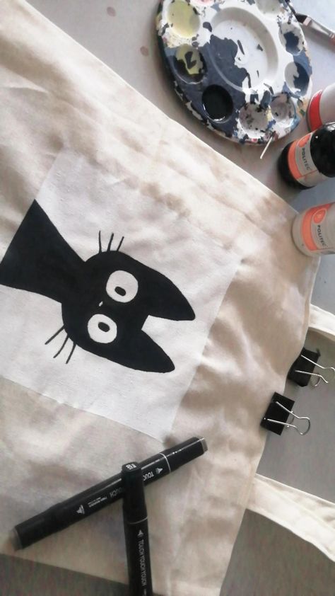 Cat 
Black Cat
Ghibli
Paint
Tote Bag Painted Bags Ideas Aesthetic, Canvas Bag Painting Ideas Easy, Painting Tote Bags Ideas, Eco Bag Aesthetic, Tote Bag Painting Aesthetic, Cute Tote Bag Design Paint, Eco Bag Design Ideas, Tote Bag Diy Paint, Tote Bag Design Paint