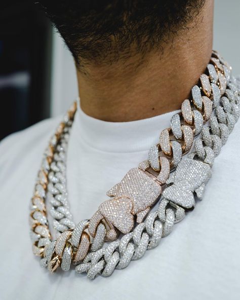 Big Gold Chains, Dope Jewelry Accessories, Bling Ideas, Rapper Jewelry, Urban Jewelry, Expensive Jewelry Luxury, Mens Gold Jewelry, Luxe Jewelry, Big Diamond