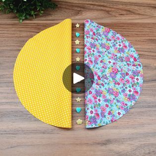 Quilt Retreat Gifts, Craft Fair Ideas To Sell, Card Wallet Pattern, Diy Coin Purse, Round Coin Purse, Coin Purse Pattern, Coin Purse Tutorial, Circle Purse, Scrap Fabric Projects