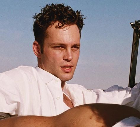 Vince Vaughn 90s, Vince Vaughn, Corny Jokes, Classy Men, Marlon Brando, Handsome Actors, Cute Celebrity Guys, Jack Black, Attractive People