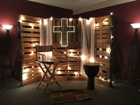 Pallet Stage Design, Fall Decorations For Church Stage, Church Party Decorations, Youth Decorations Church, Church Youth Group Room Design, Youth Group Decor, Church Youth Room Ideas Decor, Church Event Decorations, Worship Room Ideas