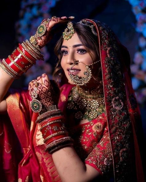 Indian Bride Photography Poses Bridal Lehenga, Rajputi Bride Poses, Bride Possess Wedding, Bridal Possess, Wedding Photography India, Rajasthani Bride, Best Indian Wedding Dresses, Indian Bride Poses, Indian Bride Photography Poses